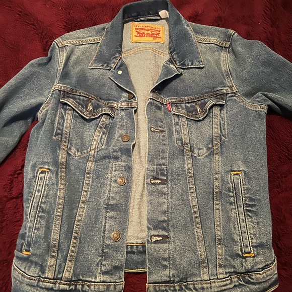 Levi’s trucker slim cut